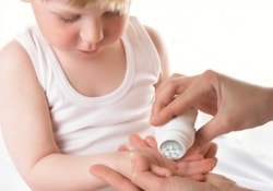Почему лечение антибиотиками способствует детскому ожирению